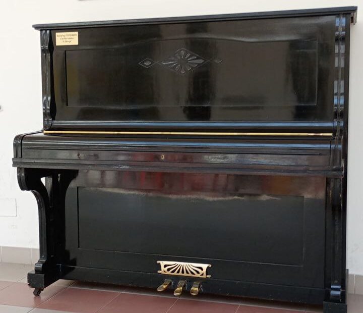 Il pianoforte donato dalla famiglia Reato